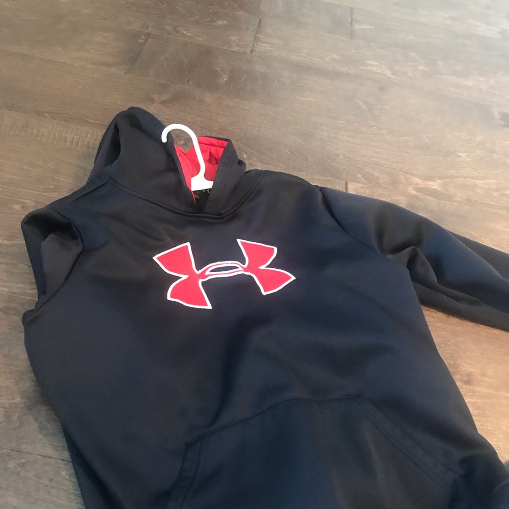 Under armour sweat shirt